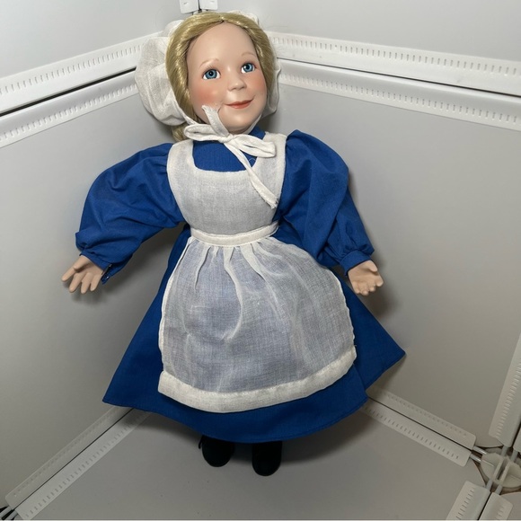 Springford Amish Porcelain Doll Bendable Arms And Legs Blue Apron Bonnet Blonde - Picture 2 of 7